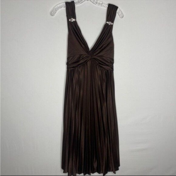 Xscape by Joanna Chen Brown Pleated Sleeveless Cocktail Formal Embellished 14 - Picture 3 of 12